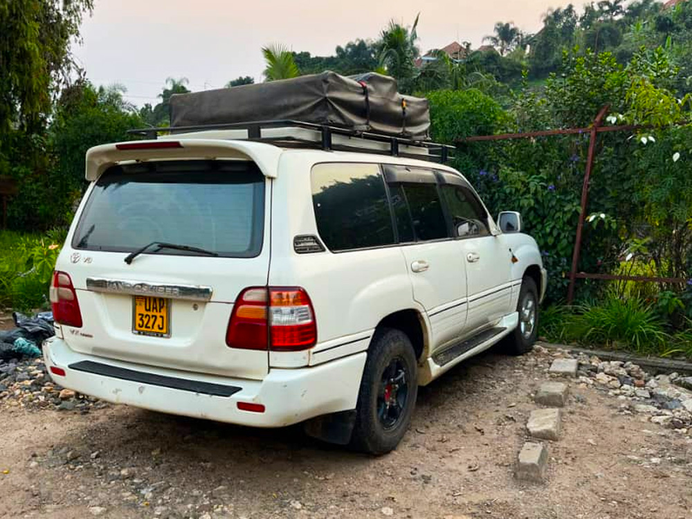 Toyota Land Cruiser V8: Car Hire Congo, Best Congo 4x4 Cars